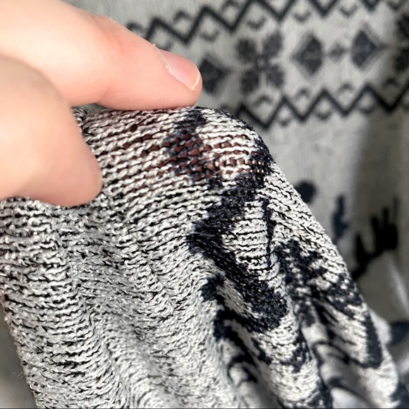 Vanilla Bay Gray Oversized Reindeer Sweater - Picture 5 of 8